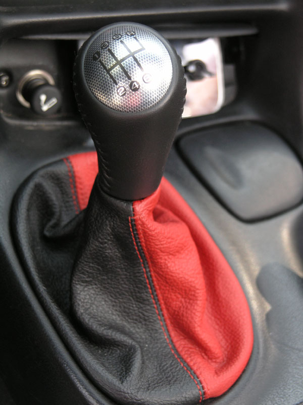 C6 Corvette 2005/2006 Shift Knob made to fit the C5 Corvette 1997-2004 (carbon fiber look top cap)